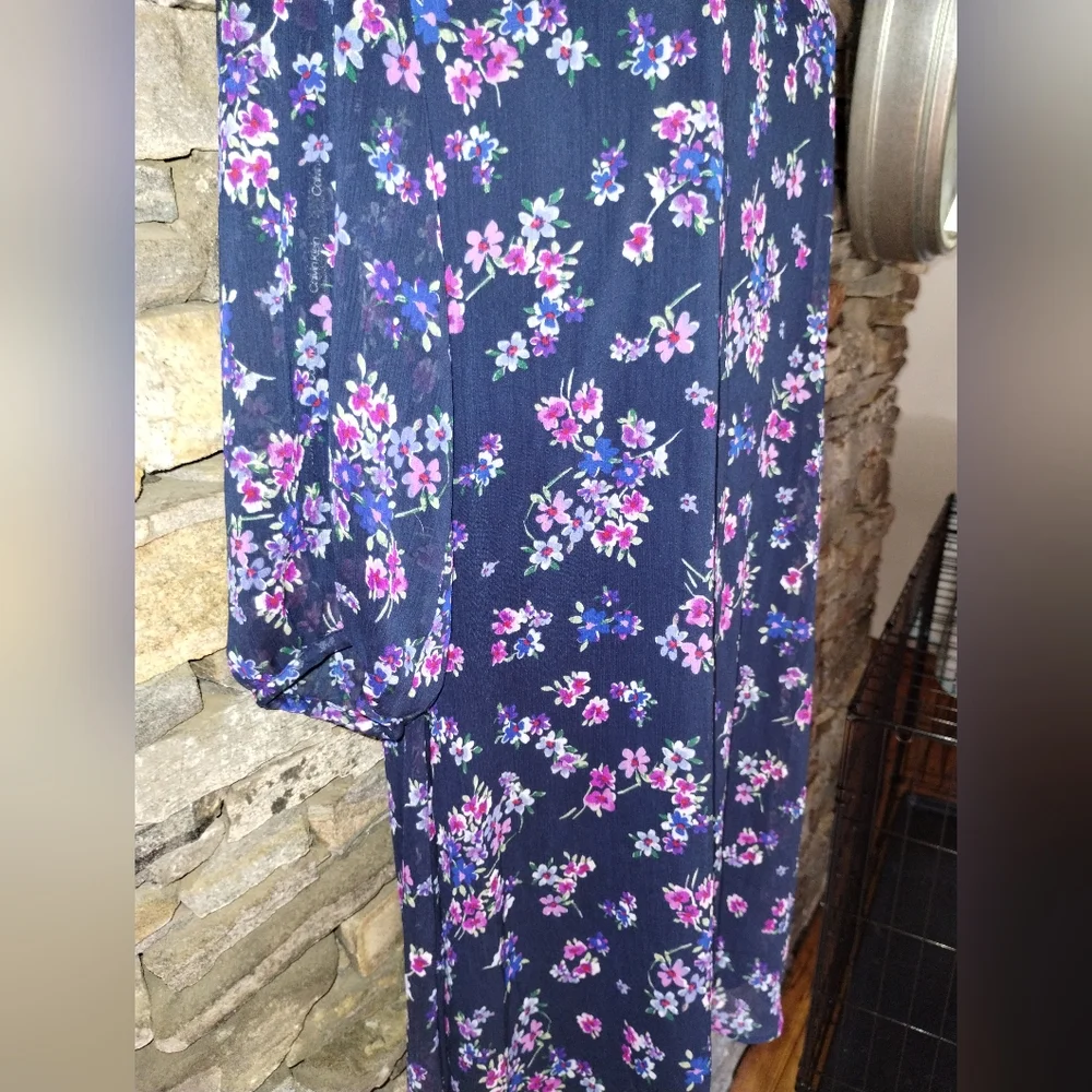 Calvin Klein NWT navy floral dress size 10, loose fit sheer sleeves